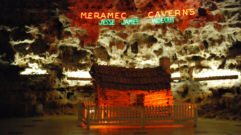 Meramec Caverns